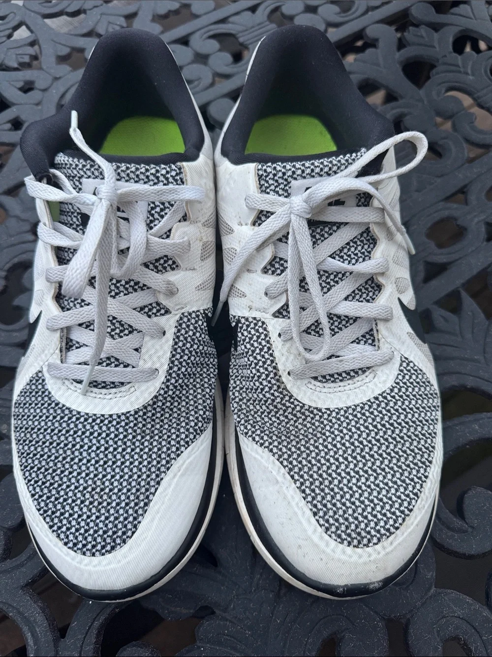 Nike Knit Running Sneakers in White, Black and Green